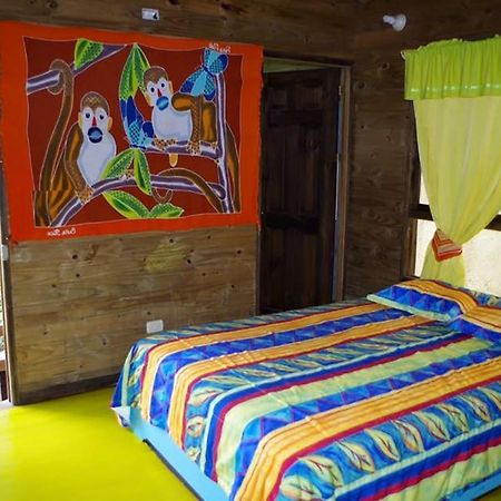 Wood House Hostel Ла Фортуна Экстерьер фото