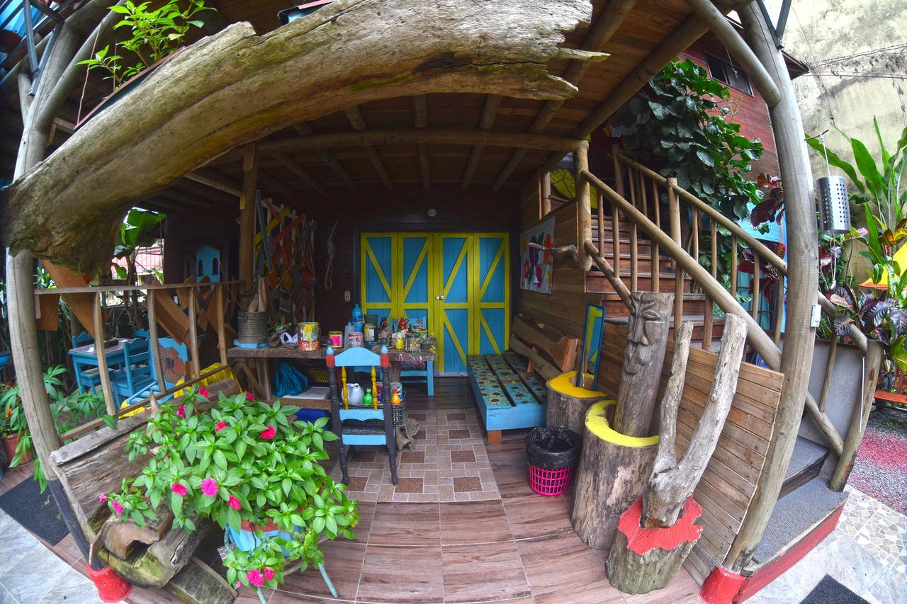 Wood House Hostel Ла Фортуна Экстерьер фото