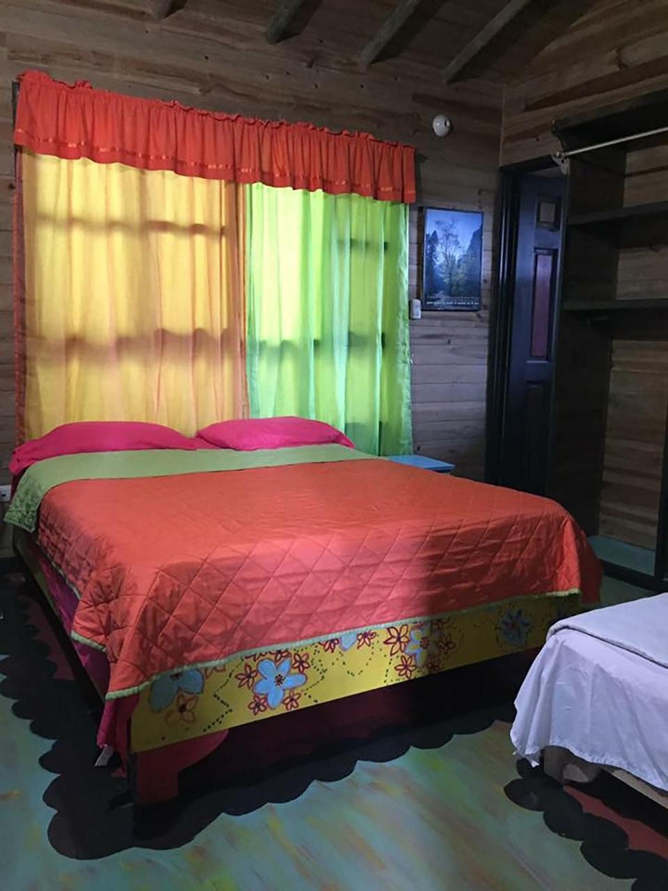 Wood House Hostel Ла Фортуна Экстерьер фото