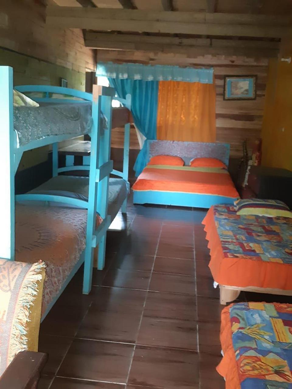 Wood House Hostel Ла Фортуна Экстерьер фото